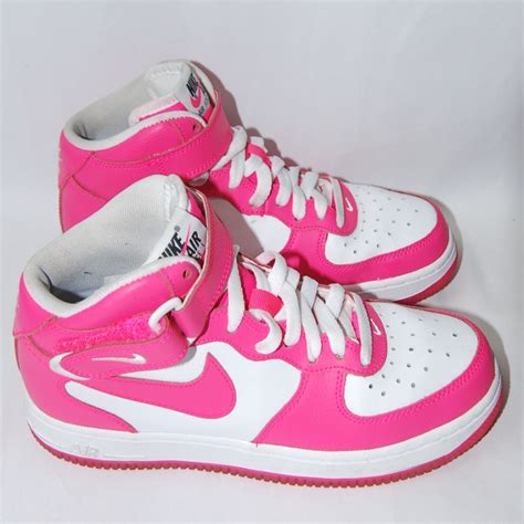 nike schuhe blau pink|famous pink nike shoes.